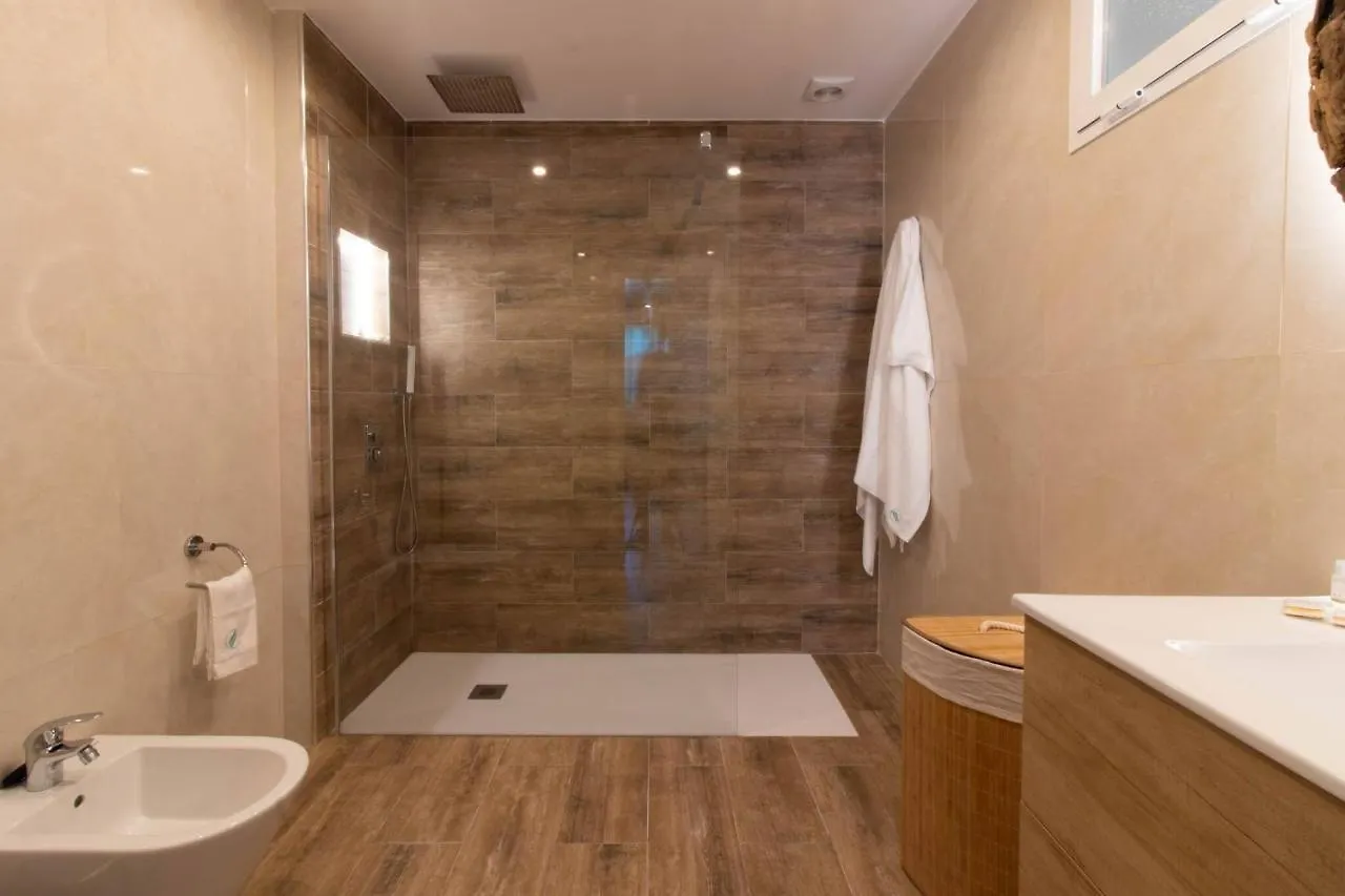 Room In Guest Room - Private Room In The Fishing Port Of Marbella Spain